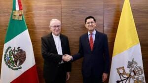 iglesia catolica celebra visita del secretario de estado del vaticano y posible